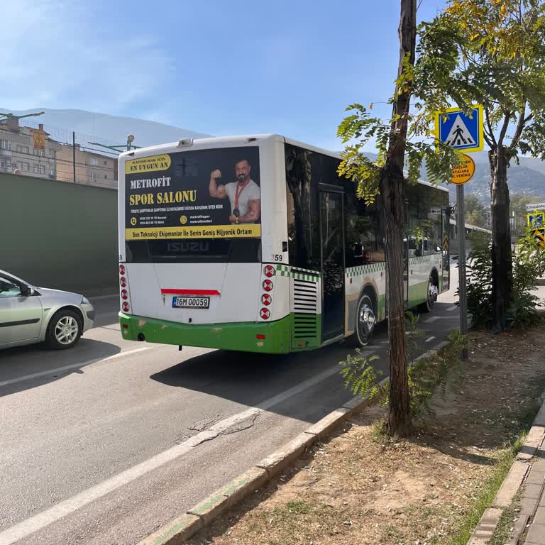 Otobüs Şoförünün Kaba Davranışı Ve Durakta Yolcu Almaması