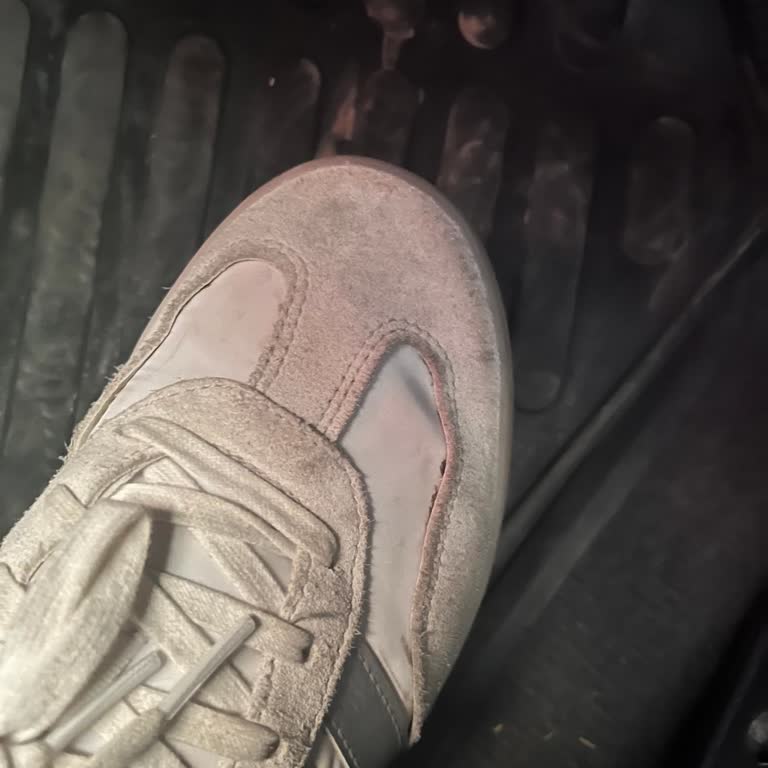 Garanti Kapsamındaki Ayakkabıda Yırtılma Ve Sorunun Çözümsüz Kalması