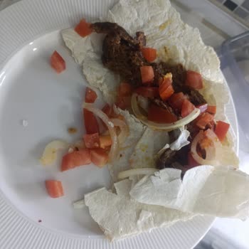 Son Kullanma Tarihi Geçmiş Ve Dağılmış Lavaşlara Çözüm Bekliyorum