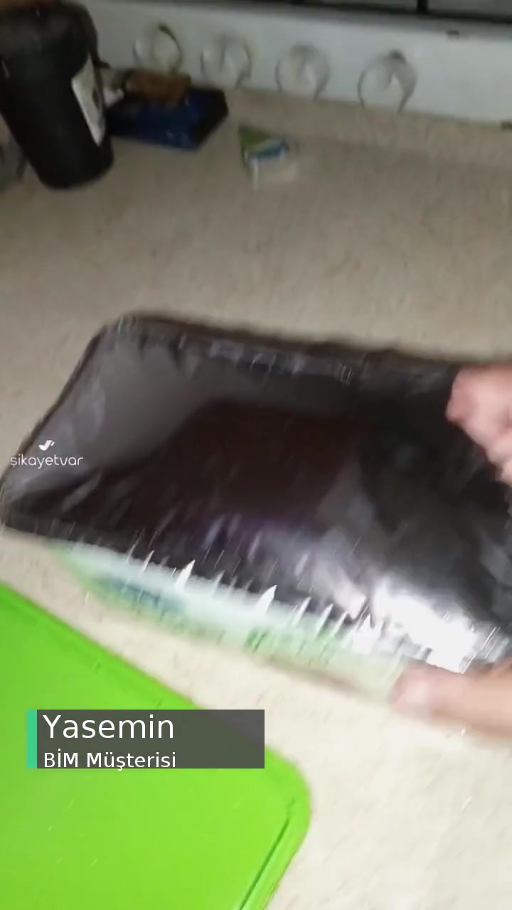 BİM Paketi Şişmiş Ekşi Kokan Peynir videonun kapak resmi