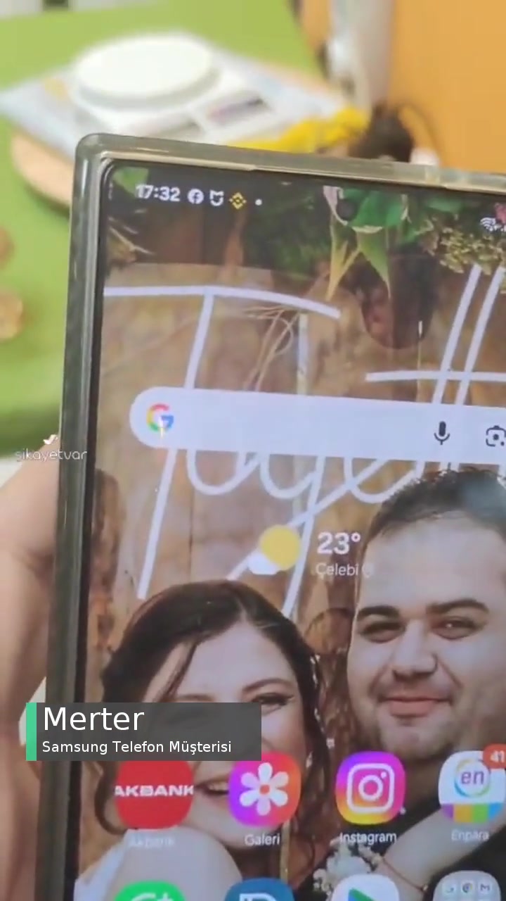 Samsung Telefon Garip Sesler Çıkartıyor videonun kapak resmi