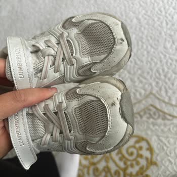 Az Kullanımla Yırtılan Çocuk Ayakkabısı Ve İlgisiz Müşteri Hizmetleri