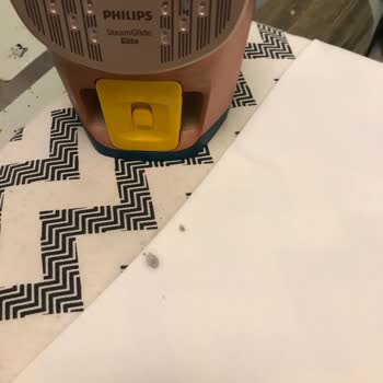 Philips Azor 8000 Ütüde Üç Yıldır Geçmeyen Kireç Lekesi Ve Yetersiz Servis Desteği