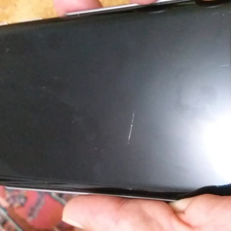 Yeni Alınan Tecno Camon 40 Pro'nun Ekranında Derin Çizik Oluştu, Çözüm Sunulmadı