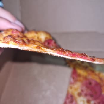 Normal Hamur Seçmeme Rağmen Pizza Çok İnce Geldi