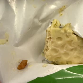 Çokonat Baklava İçinde Sert Cisim Dişimi Kırıyordu