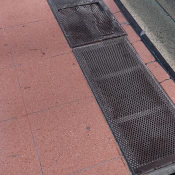 Metro İstasyonundaki Çukur Nedeniyle Yaşanan Kaza Ve Mağduriyet