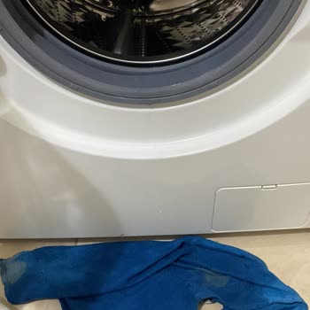Aldığım Çamaşır Makinesi Sürekli Su Kaçağı Yapıyor, Değişim Talep Ediyorum