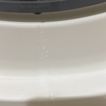 Aldığım Çamaşır Makinesi Sürekli Su Kaçağı Yapıyor, Değişim Talep Ediyorum