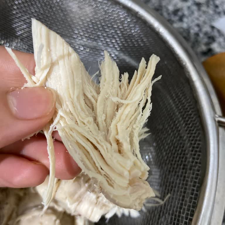 Keskinoğlu Tavuk Göğsü Lastik Gibi, Gerçek Etten Şüpheliyim