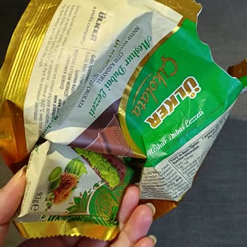 Aldığım Çikolatada Ambalaja Yapışmış Karınca Buldum, Sağlık Riski Yaşadık