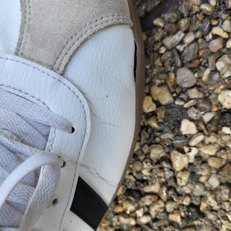 Yeni Aldığım Ayakkabının Kısa Sürede Açılması Hayal Kırıklığı Yarattı