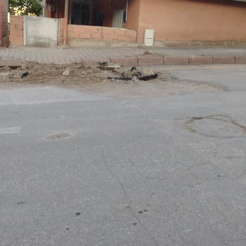 Kırıkkale Karşıyaka Mahallesinde İki Yıldır Onarılmayan Tehlikeli Yol Çukurları