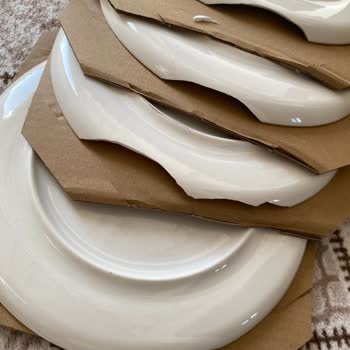 İki Kez Kırık Gelen Yemek Takımı Ve Müşteri Hizmetlerine Ulaşılamaması