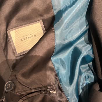 Kısa Sürede Deforme Olan Takım Elbiseye Garanti Kapsamında Çözüm Sunulmadı