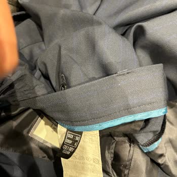 Kısa Sürede Deforme Olan Takım Elbiseye Garanti Kapsamında Çözüm Sunulmadı