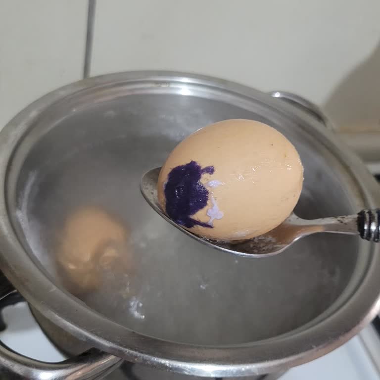 Aldığım Raya Yumurtalarda Leke Ve Pişme Sorunu Yaşadım