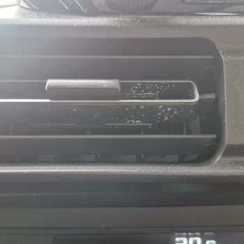 Citroen Berlingo'da Oksitlenme Ve Silecek Arızası Garanti Kapsamında Çözülmüyor