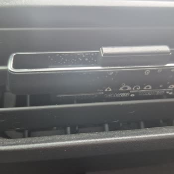 Citroen Berlingo'da Oksitlenme Ve Silecek Arızası Garanti Kapsamında Çözülmüyor