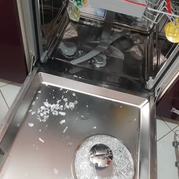 Korkmaz Mutfak Eşyaları Yeni Alınan Cam Kapak Elde Patladı, Mağduriyet Yaşadım!