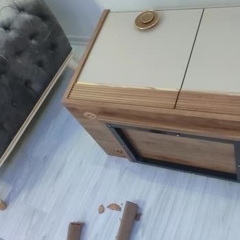 Konsolun Zayıf Ayakları Devrildi Oğlum Korktu Mağduriyetim Giderilmiyor