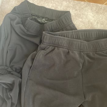 Oysho’dan Aldığım Eşofman Altı Kısa Sürede Deforme Oldu Ve Renk Attı