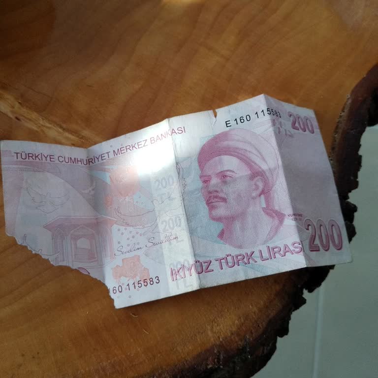 Kenarı Yırtık Banknot İçin Şubede Çözüm Bulamıyorum