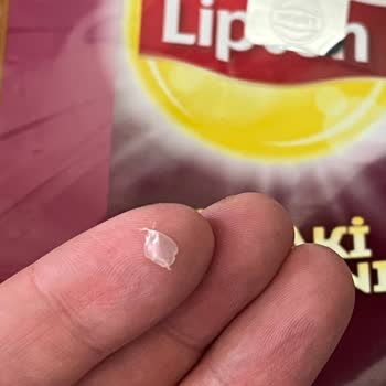 Çay Paketinden Çıkan Plastik Parça Şaşkınlığı