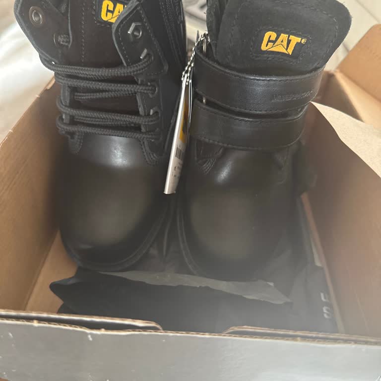 Farklı Model Ayakkabı Gönderildi, Evden Çıkamayan Müşteriye Çözüm Sunulmuyor