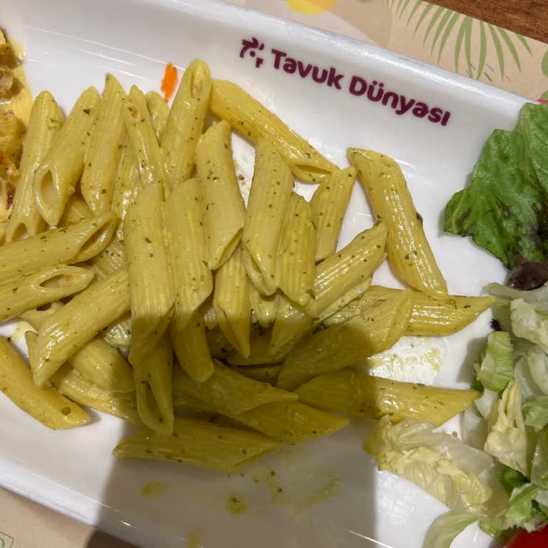 Tavuk Dünyası'nda Hijyen Sorunu Ve Personel Davranışı Şikayeti