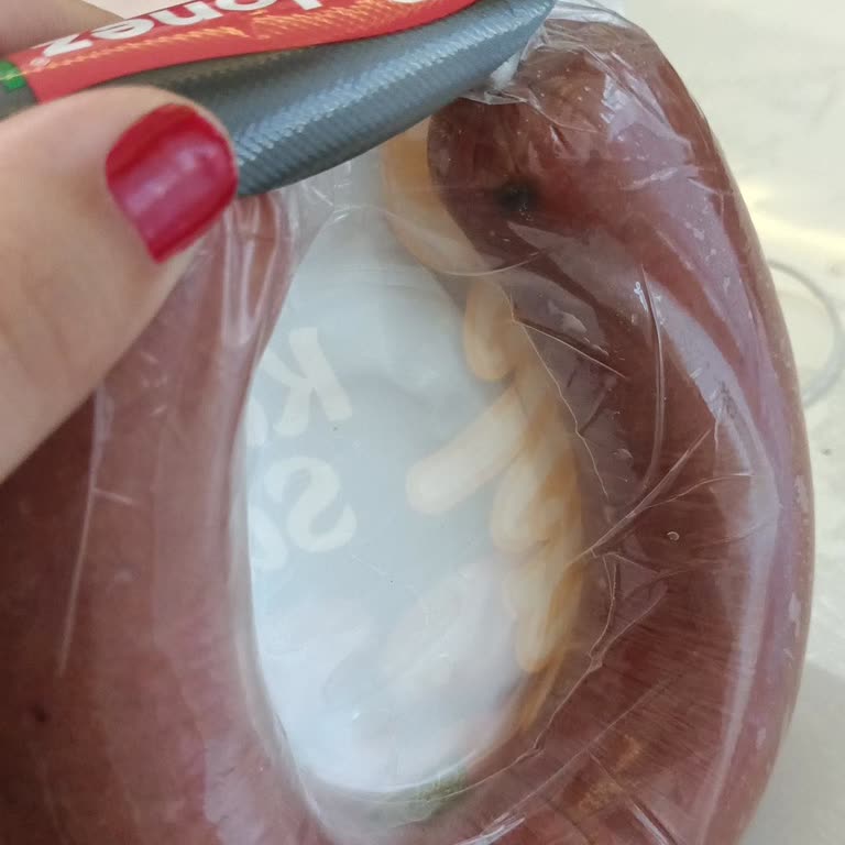 Polonez Sucukta Siyah Leke Şoku: Güvenilir Markada Büyük Hayal Kırıklığı