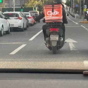Trendyol Express Kurye Trafikte Tehlikeli Hareketler Yaptı