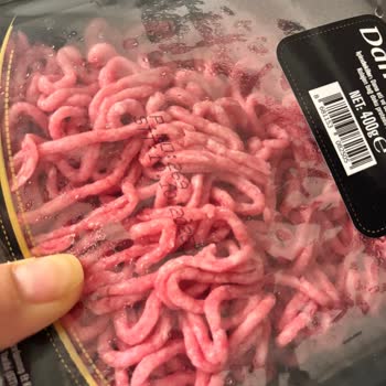 Yemeksepeti Market'ten Son Kullanma Tarihi Geçmiş Ve Küflü Ürün Teslimatı Sonrası Mağduriyet