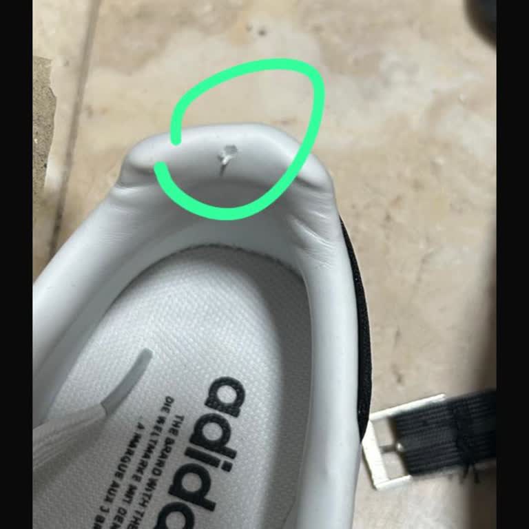 Aldığım Adidas Ayakkabının Arka Kısmı İlk Giyişte Yırtıldı, Destek Alamadım