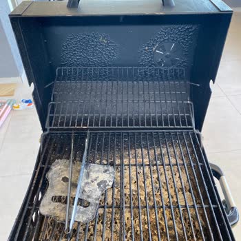 Garanti Kapsamındaki Barbeküde Boya Atması Ve Müşteri Hizmetlerinden Dönüş Alınamaması