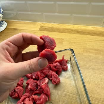 Aldığım Kuşbaşı Ette Koyu Lekeler Ve Hijyen Endişesi Yaşadım