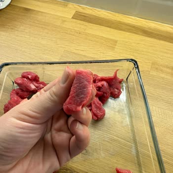 Aldığım Kuşbaşı Ette Koyu Lekeler Ve Hijyen Endişesi Yaşadım