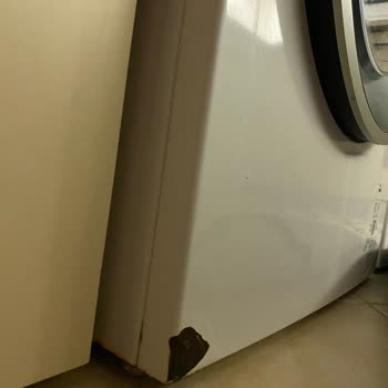 Bosch Çamaşır Makinesinde Garanti Dışı Su Sızıntısı Ve Paslanma Mağduriyeti