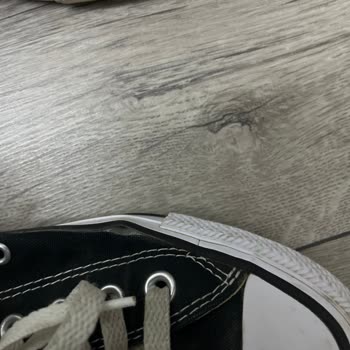 Converse Ayakkabıda Kısa Sürede Ciddi Kalite Sorunları