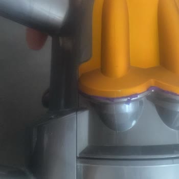 Dyson V12 Süpürgemin Kırılan Borusu Ve Silikon Kopması İçin Yedek Parça Temin Edilmiyor