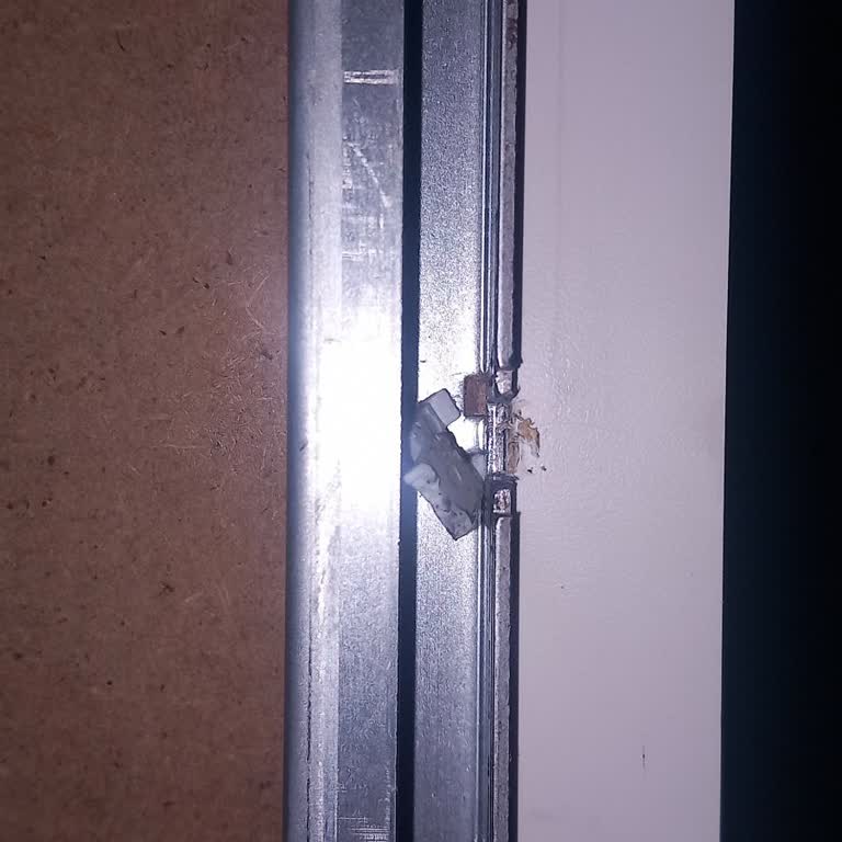 Çekmece Raylarının Plastik Tırnakları Kırıldı Yedek Parça Temini Sorunu