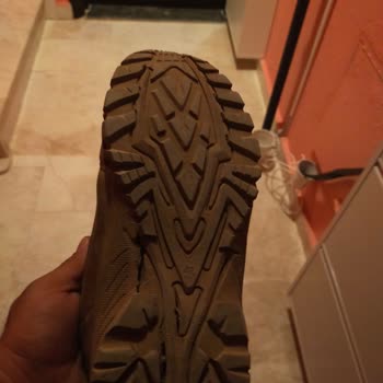 Bir Ayda Tabanı Yarık Ayakkabı: FLO'dan Mağduriyet Yaşıyorum