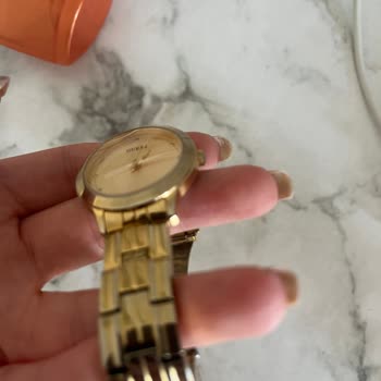 Guess Saatte Kararma Sorunu Ve Çözüm Eksikliği