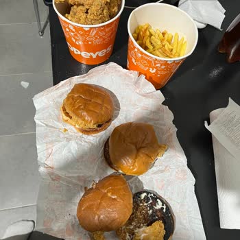 Popeyes Siparişimde Eksik Ve Yanmış Ürünler Tekrar Mağduriyet Yaşadım