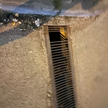 Palandöken Belediyesi Kırık Demir Izgara Tehlikesi: Acil Onarım Talebi!