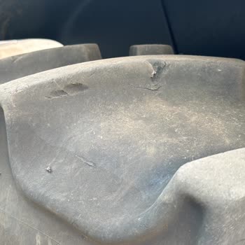 Traktör Lastiğinde Sürekli Kopma Ve Yarılma Sorunu, Garanti Kapsamında Çözüm Alınamıyor