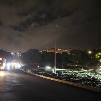 Sarıyer Caddesi'nde Uzun Süredir Devam Eden Aydınlatma Sorunu Güvenliği Tehdit Ediyor
