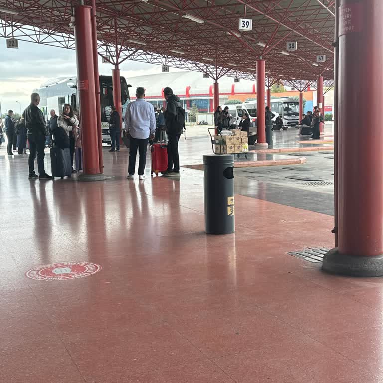 Otobüs Arızası Nedeniyle Saatlerce Bekletildim, Bilet İadesi Yapılmadı