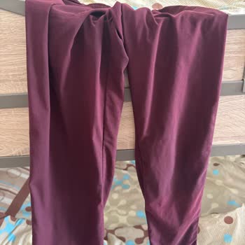 İlk Yıkamada Bordo Scrubs Üniformam Yoğun Şekilde Renk Verdi