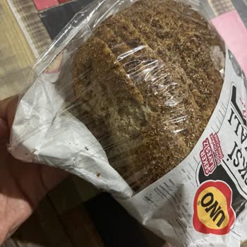 Paketli UNO Ekmekte Hijyen Sorunu Ve Yemeksepeti'nin İlgisizliği